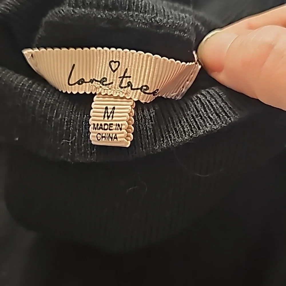 Love Tree Turtleneck Long Sleeve Size M (Check Measurements) - Picture 3 of 5